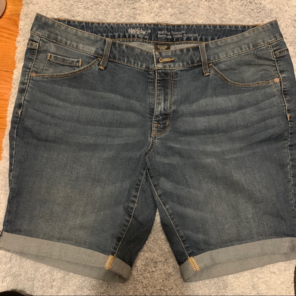 Mossimo Mid Rise Bermuda Shorts